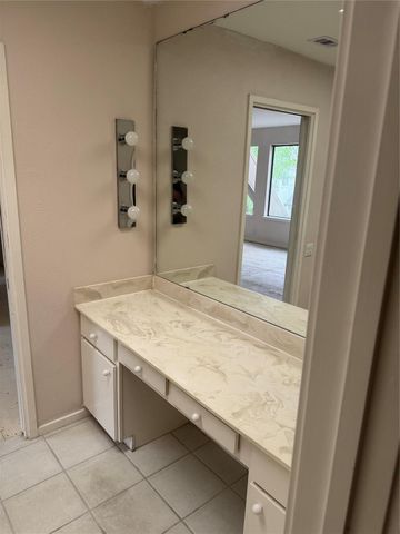 100 Litchfield Lane, Houston, TX 77024