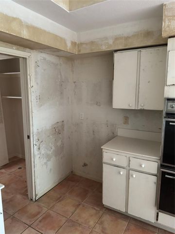 100 Litchfield Lane, Houston, TX 77024