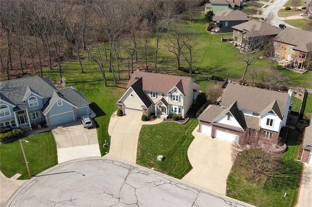 1236 SW Creekside Drive, Lee's Summit, MO 64081