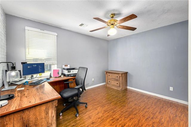 1236 SW Creekside Drive, Lee's Summit, MO 64081