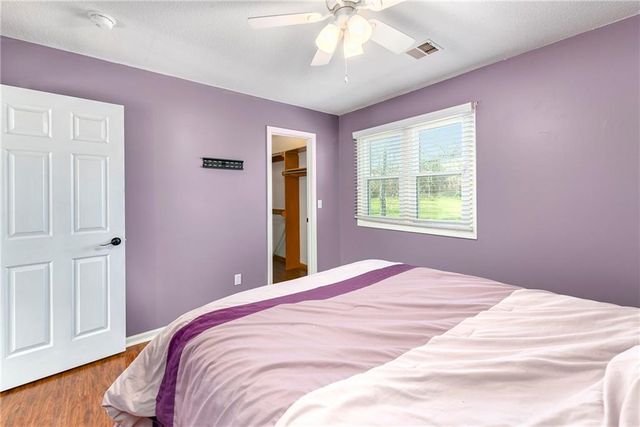 1236 SW Creekside Drive, Lee's Summit, MO 64081