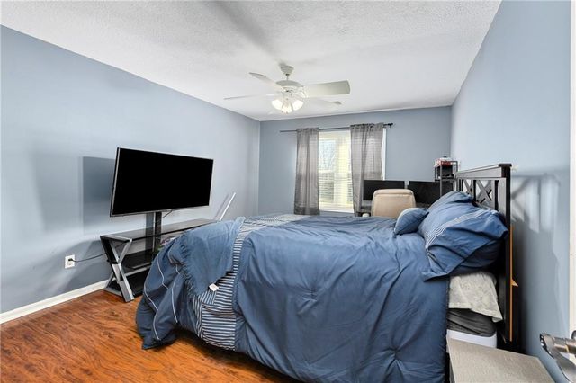 1236 SW Creekside Drive, Lee's Summit, MO 64081