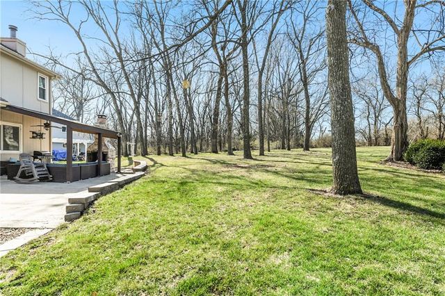 1236 SW Creekside Drive, Lee's Summit, MO 64081