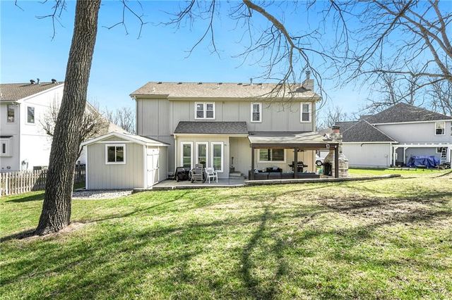 1236 SW Creekside Drive, Lee's Summit, MO 64081
