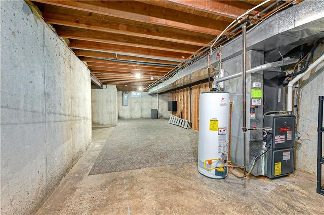 1236 SW Creekside Drive, Lee's Summit, MO 64081