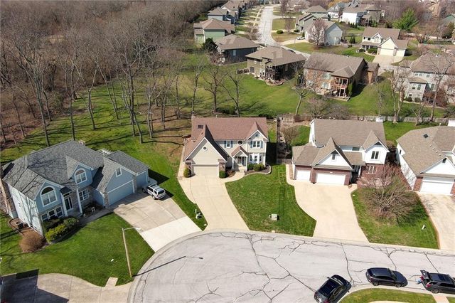 1236 SW Creekside Drive, Lee's Summit, MO 64081