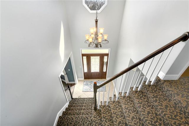 1236 SW Creekside Drive, Lee's Summit, MO 64081