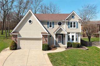 1236 SW Creekside Drive, Lee's Summit, MO 64081