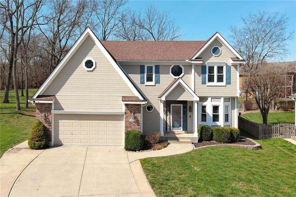 1236 SW Creekside Drive, Lee's Summit, MO 64081