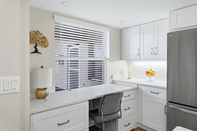 9320 CLUBSIDE CIRCLE 2209, Sarasota, FL 34238