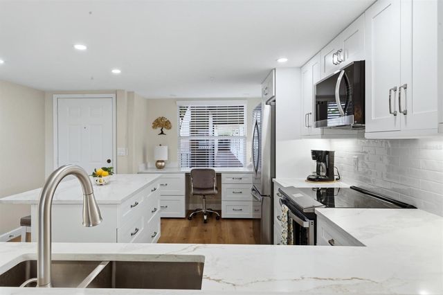 9320 CLUBSIDE CIRCLE 2209, Sarasota, FL 34238