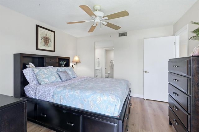 9320 CLUBSIDE CIRCLE 2209, Sarasota, FL 34238