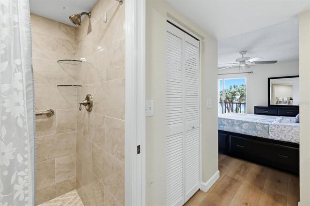 9320 CLUBSIDE CIRCLE 2209, Sarasota, FL 34238