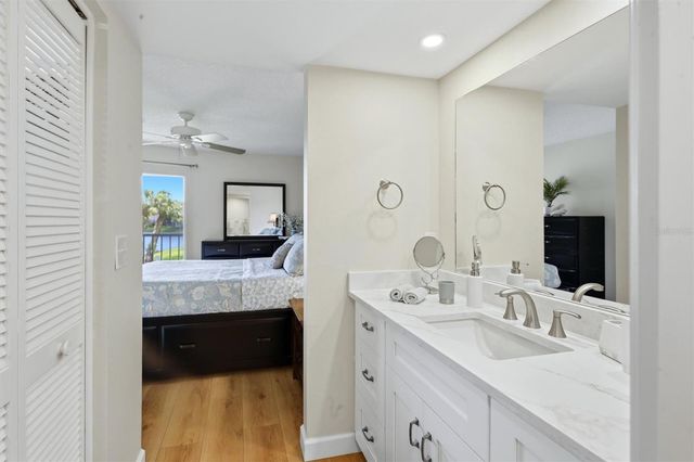 9320 CLUBSIDE CIRCLE 2209, Sarasota, FL 34238