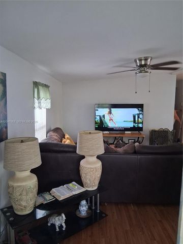 5030 SW 30th Ave, Dania Beach, FL 33312