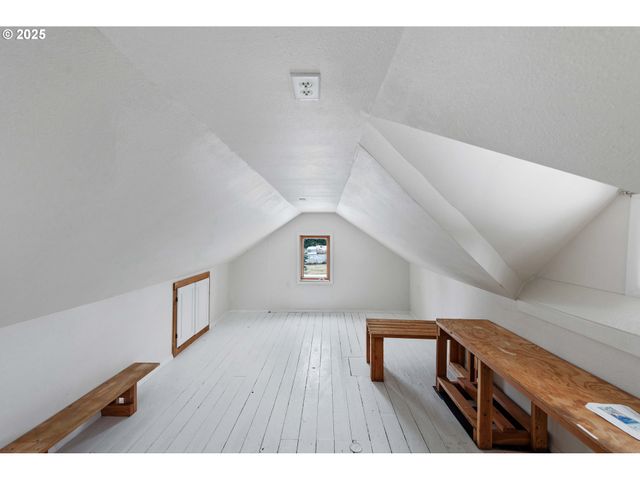 90828 HENDERSON Ln, Coos Bay, OR 97420