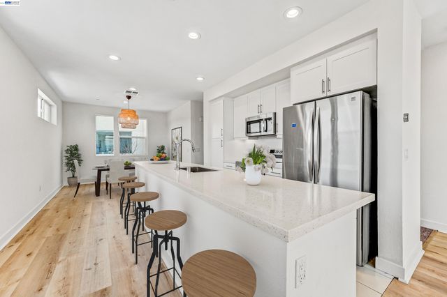 3933 Wattling St, Oakland, CA 94601