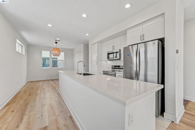 3933 Wattling St, Oakland, CA 94601