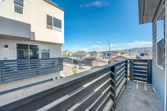 3933 Wattling St, Oakland, CA 94601