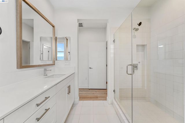 3933 Wattling St, Oakland, CA 94601