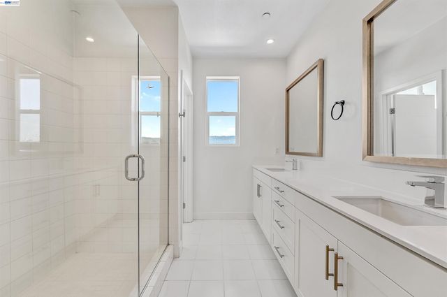 3933 Wattling St, Oakland, CA 94601