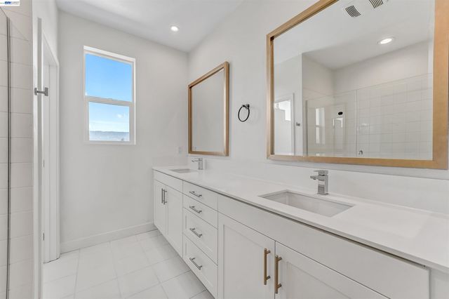 3933 Wattling St, Oakland, CA 94601