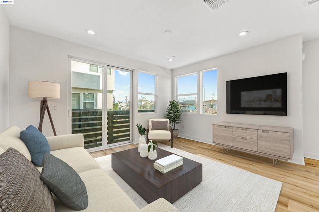 3933 Wattling St, Oakland, CA 94601