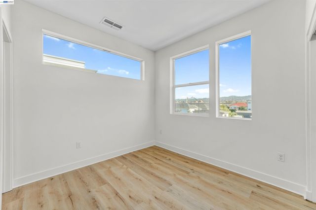 3933 Wattling St, Oakland, CA 94601