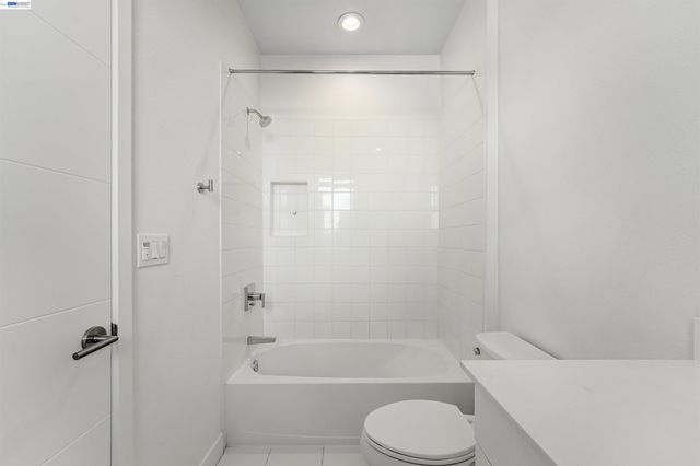 3933 Wattling St, Oakland, CA 94601