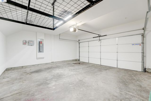 3933 Wattling St, Oakland, CA 94601