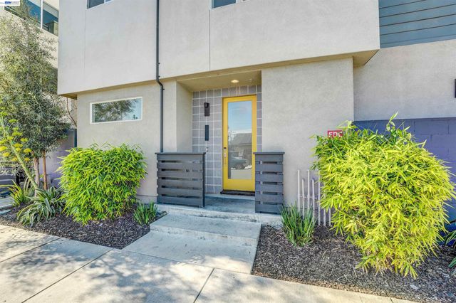 3933 Wattling St, Oakland, CA 94601