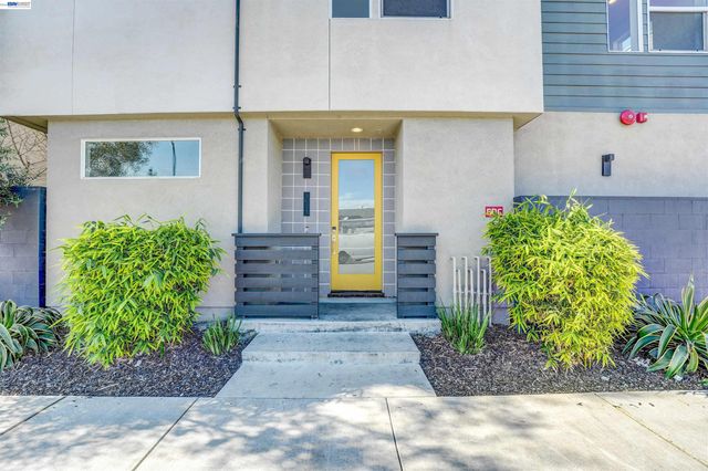 3933 Wattling St, Oakland, CA 94601