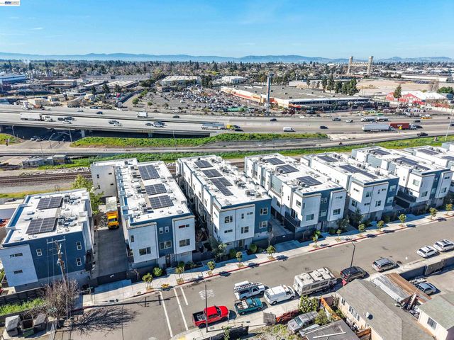 3933 Wattling St, Oakland, CA 94601