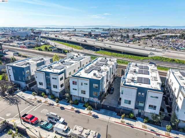 3933 Wattling St, Oakland, CA 94601