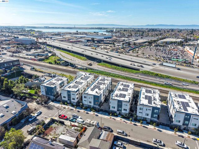 3933 Wattling St, Oakland, CA 94601