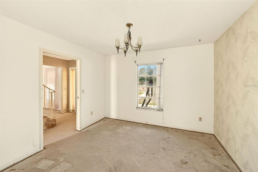 Image 16 of property listing at 205 GULF BOULEVARD, Belleair Beach, FL 33786