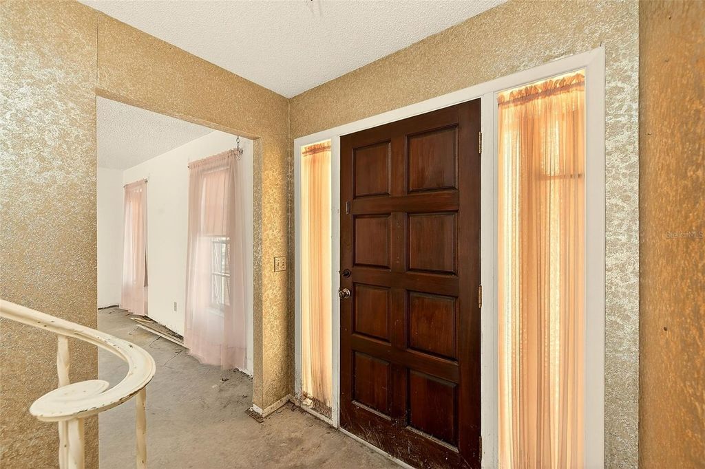 Image 3 of property listing at 205 GULF BOULEVARD, Belleair Beach, FL 33786