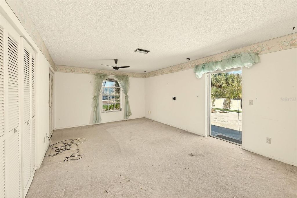 Image 22 of property listing at 205 GULF BOULEVARD, Belleair Beach, FL 33786