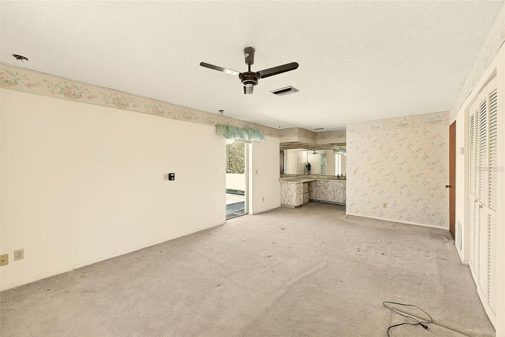 Image 24 of property listing at 205 GULF BOULEVARD, Belleair Beach, FL 33786