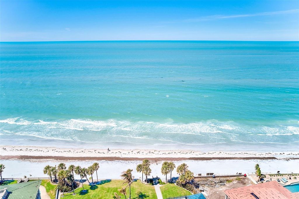 Image 46 of property listing at 205 GULF BOULEVARD, Belleair Beach, FL 33786