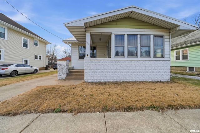 2005 N PROSPECT Road, Peoria, IL 61603