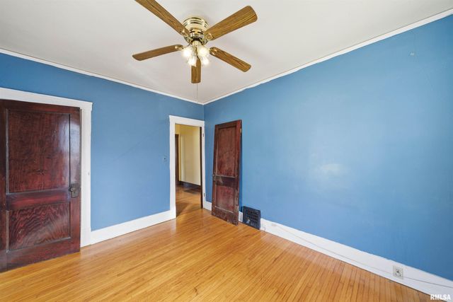 2005 N PROSPECT Road, Peoria, IL 61603