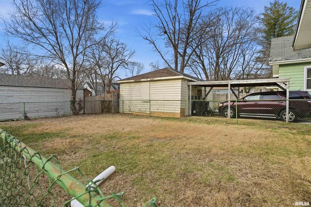 2005 N PROSPECT Road, Peoria, IL 61603