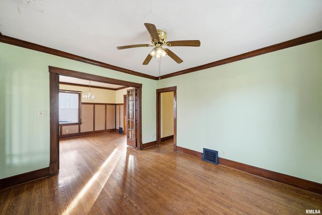 2005 N PROSPECT Road, Peoria, IL 61603