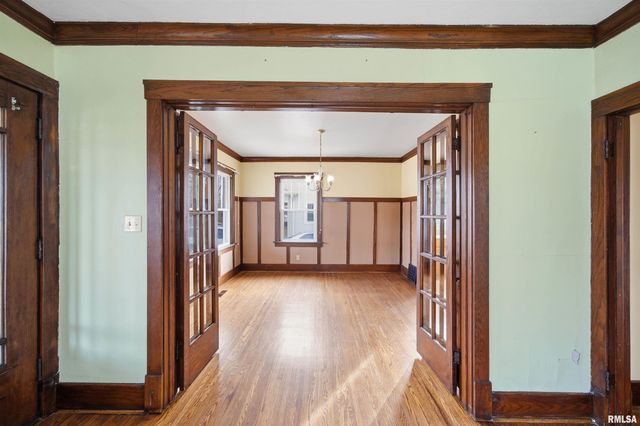 2005 N PROSPECT Road, Peoria, IL 61603