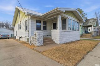 2005 N PROSPECT Road, Peoria, IL 61603