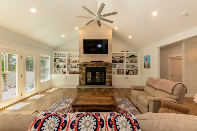 56 East Golden Island, Nancy, KY 42544