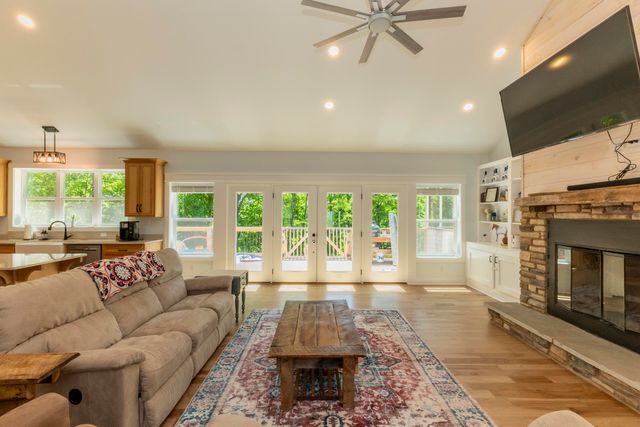 56 East Golden Island, Nancy, KY 42544