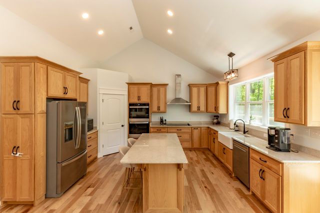 56 East Golden Island, Nancy, KY 42544