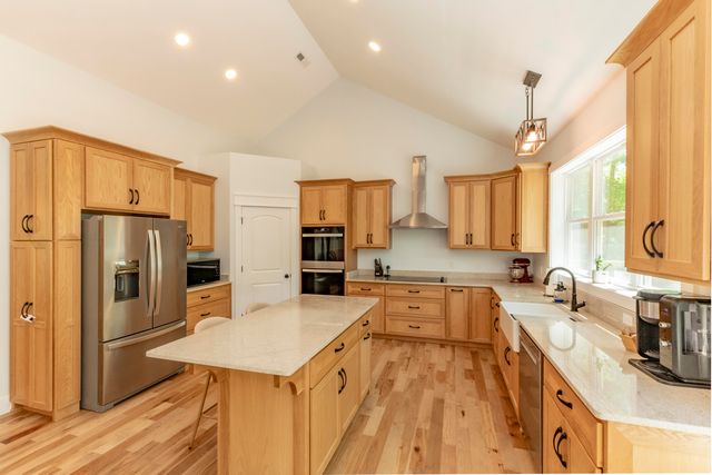 56 East Golden Island, Nancy, KY 42544